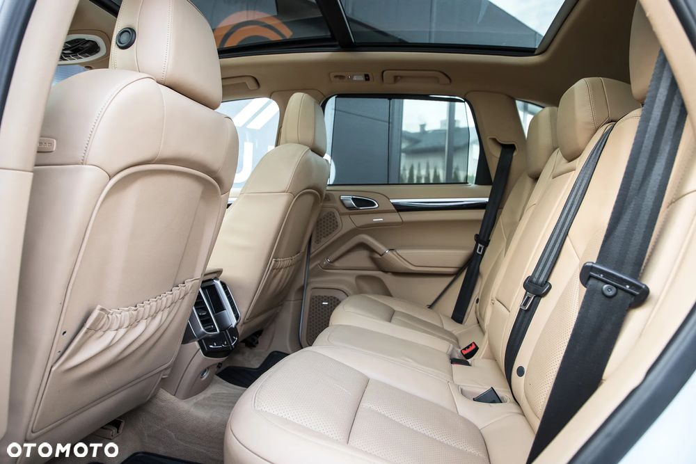 Porsche Cayenne - 24
