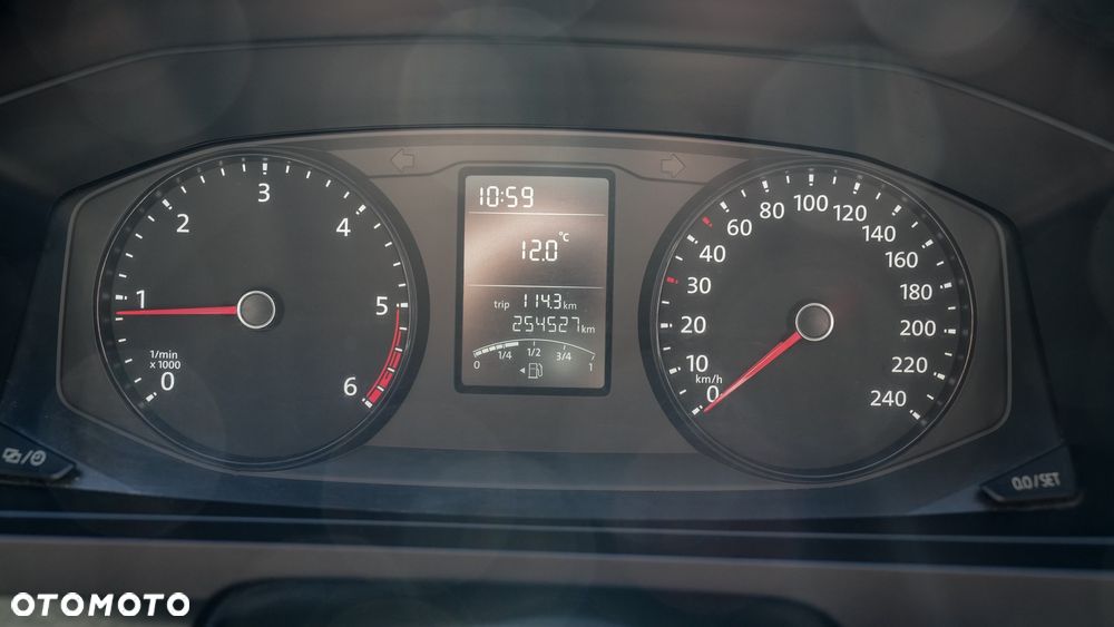 Volkswagen Transporter - 4