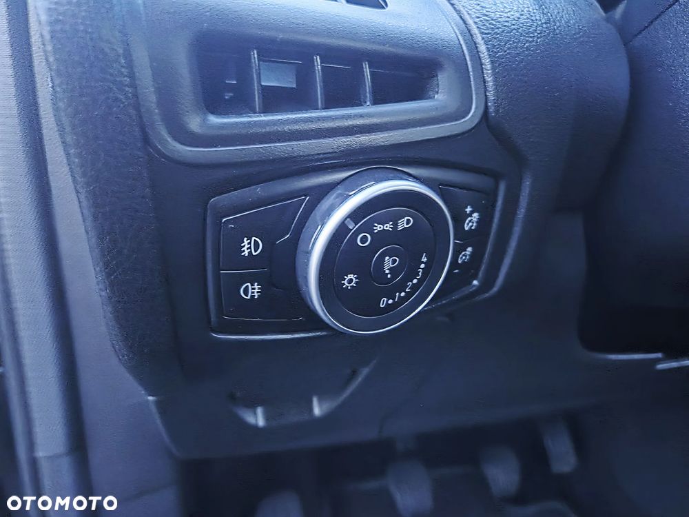 Ford Focus 1.6 SYNC Edition - 17