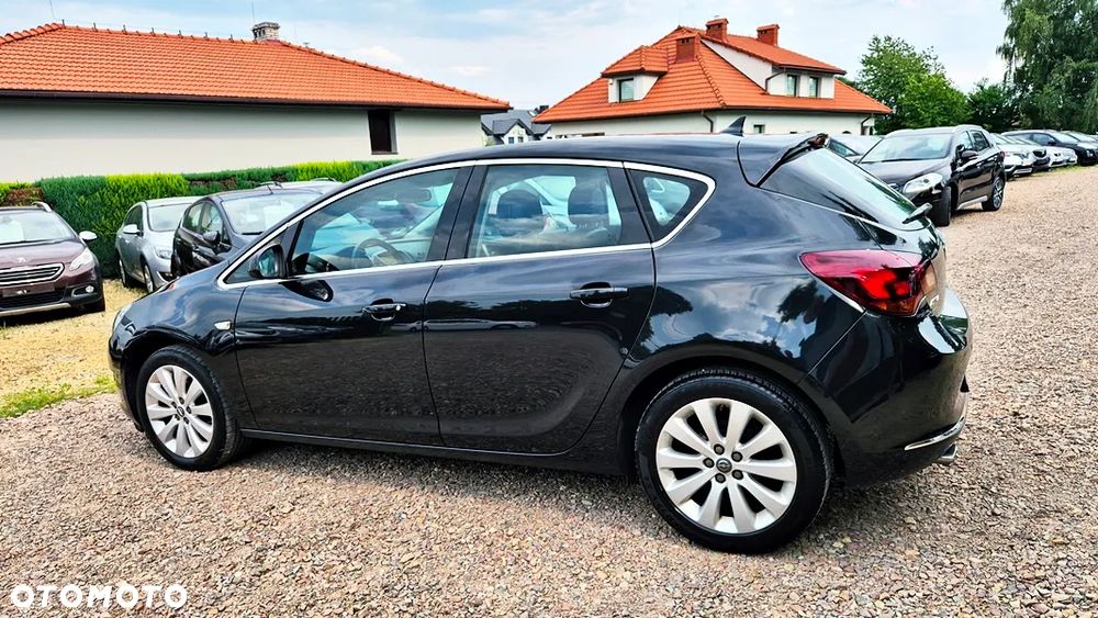 Opel Astra 1.4 T Cosmo S&S - 21