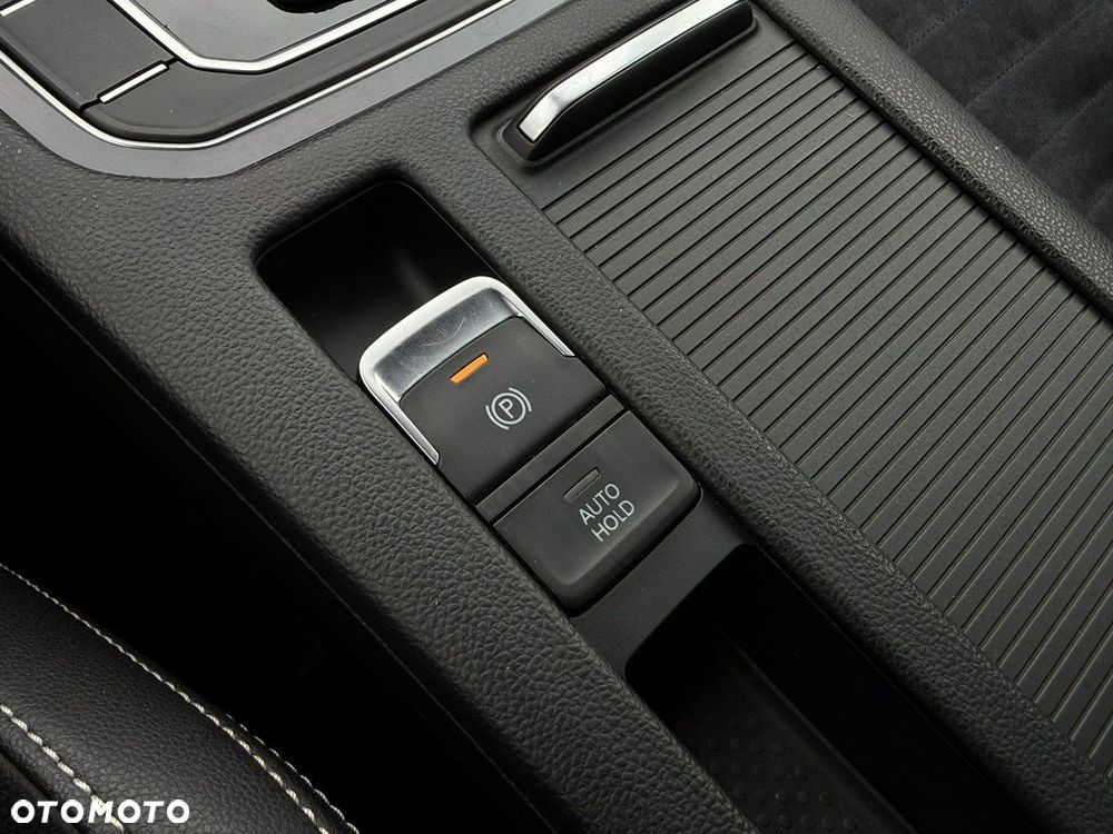 Volkswagen Passat 2.0 TSI Elegance DSG - 32