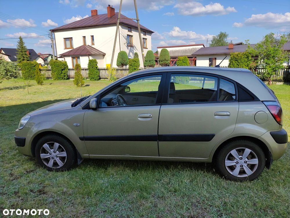 Kia Rio 1.4 Comfort - 1