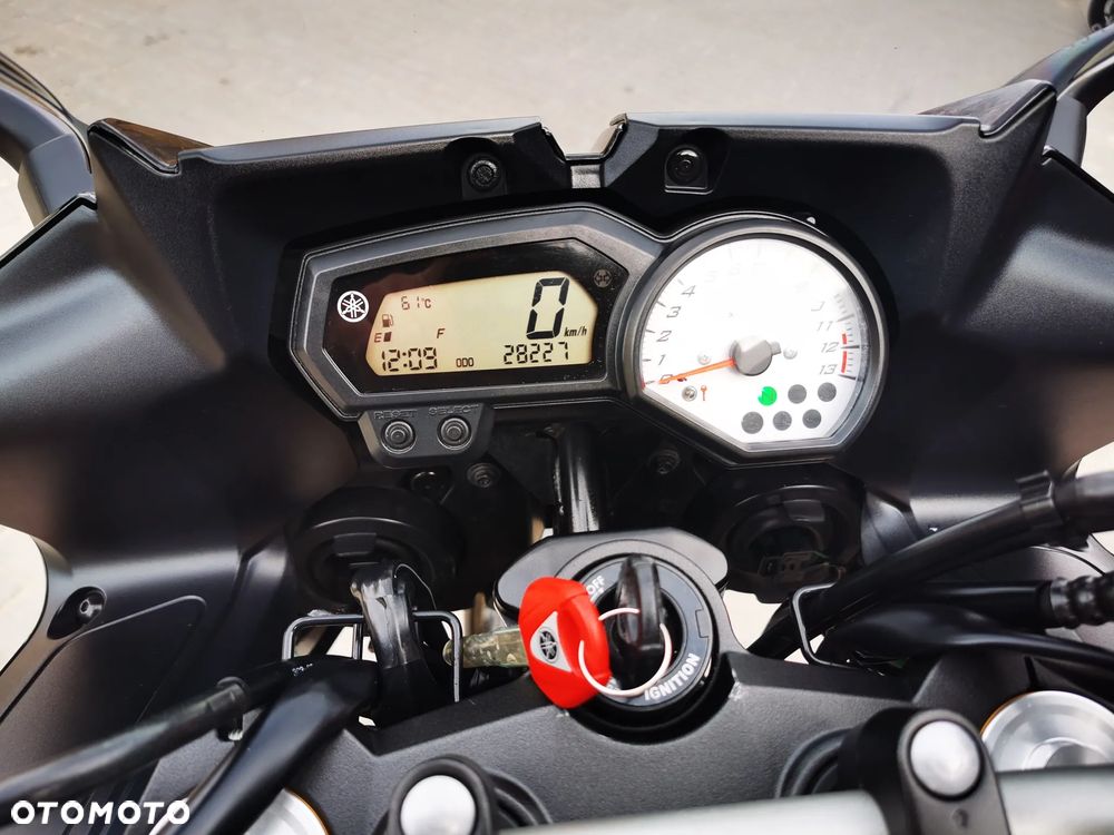 Yamaha FZ8 - 16