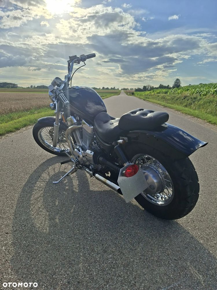 Suzuki Intruder - 8