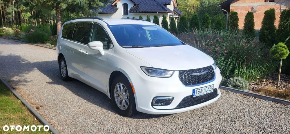 Chrysler Pacifica - 2