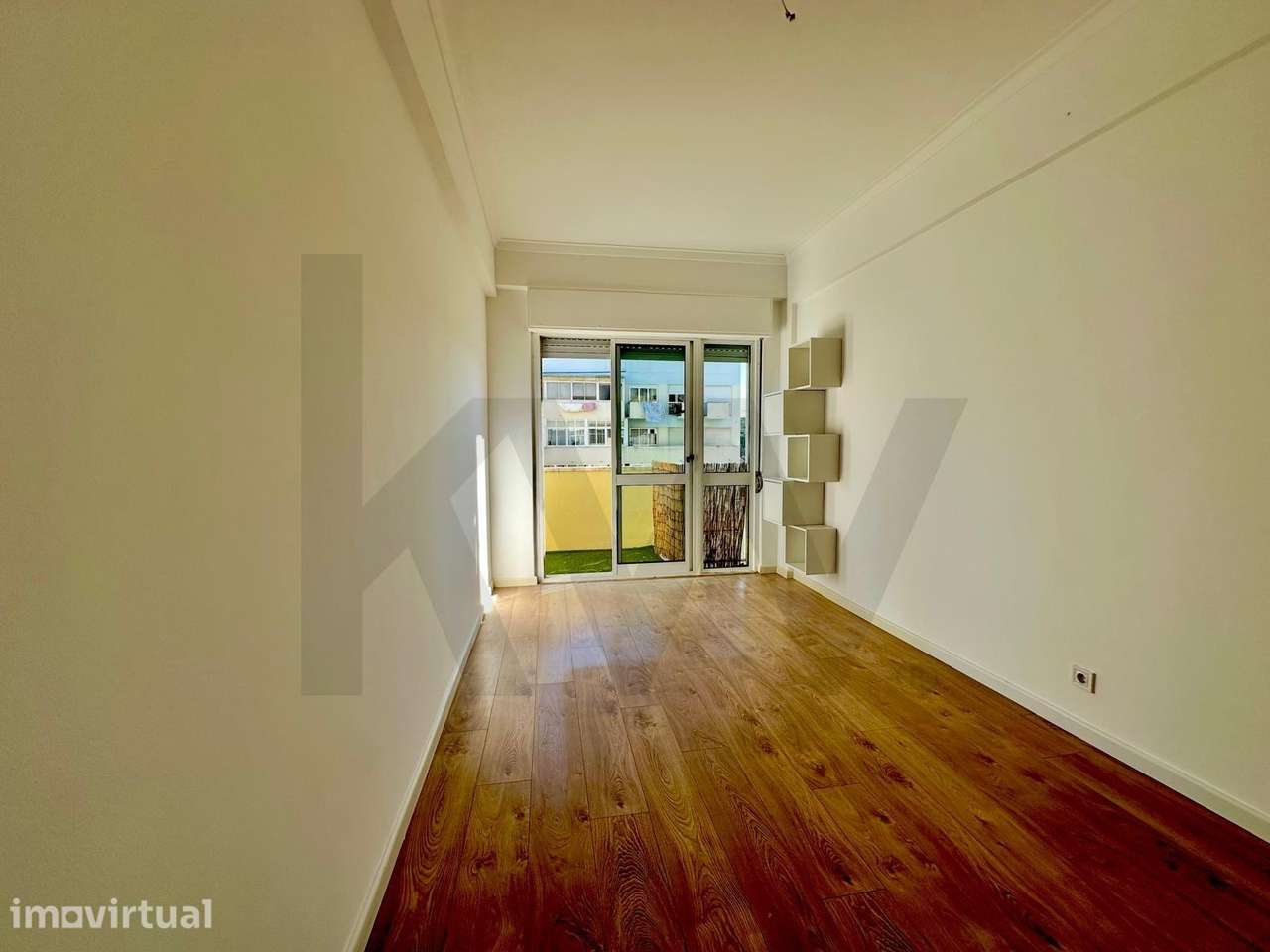 Apartamento T2 , remodelado com  varanda  e muita luz natural. - Grande imagem: 5/31
