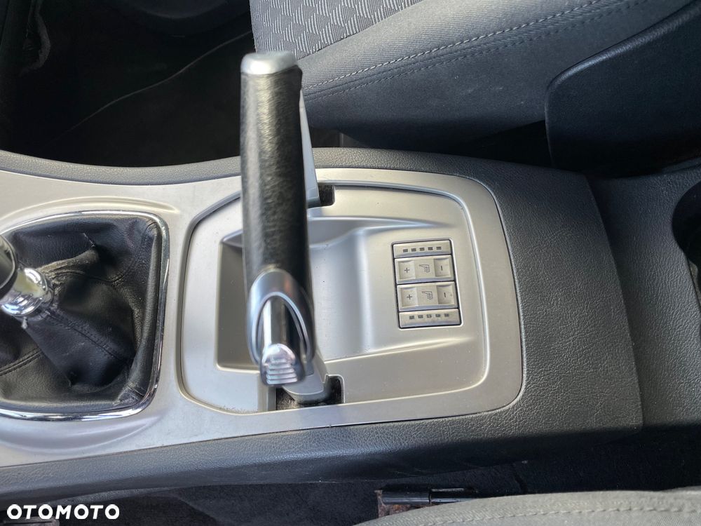 Ford Galaxy 2.0 TDCi DPF Ghia - 17