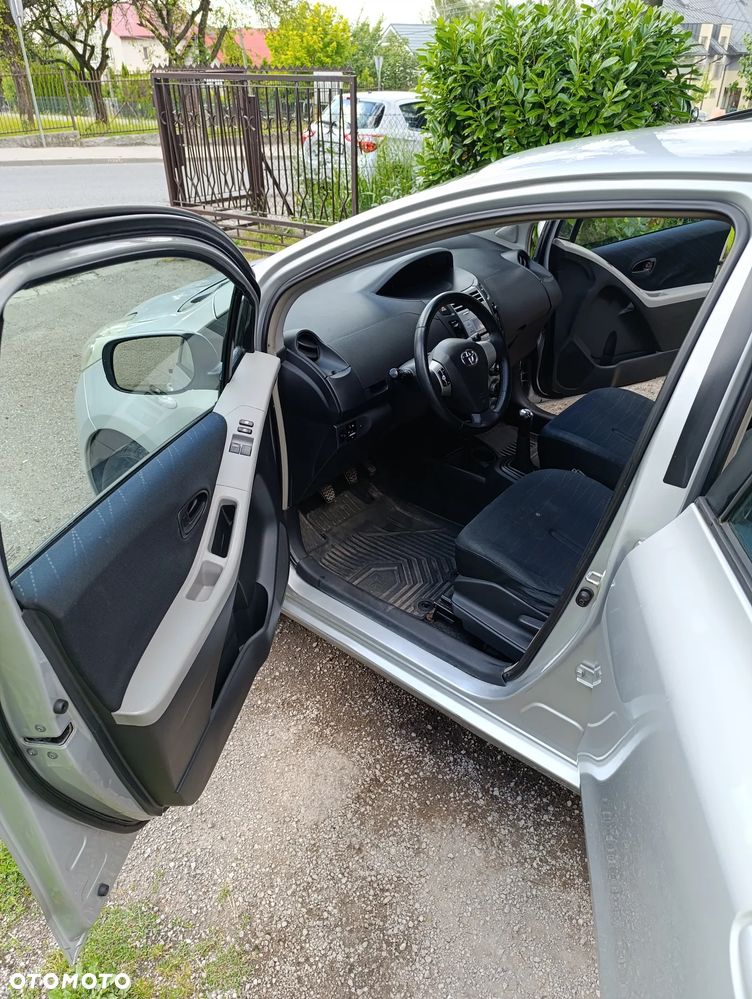 Toyota Yaris 1.3 Luna A/C - 16