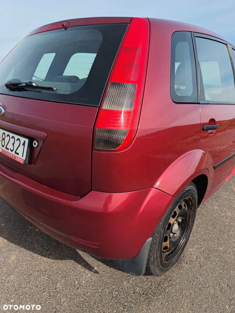 Ford Fiesta 1.4 Ghia - 22