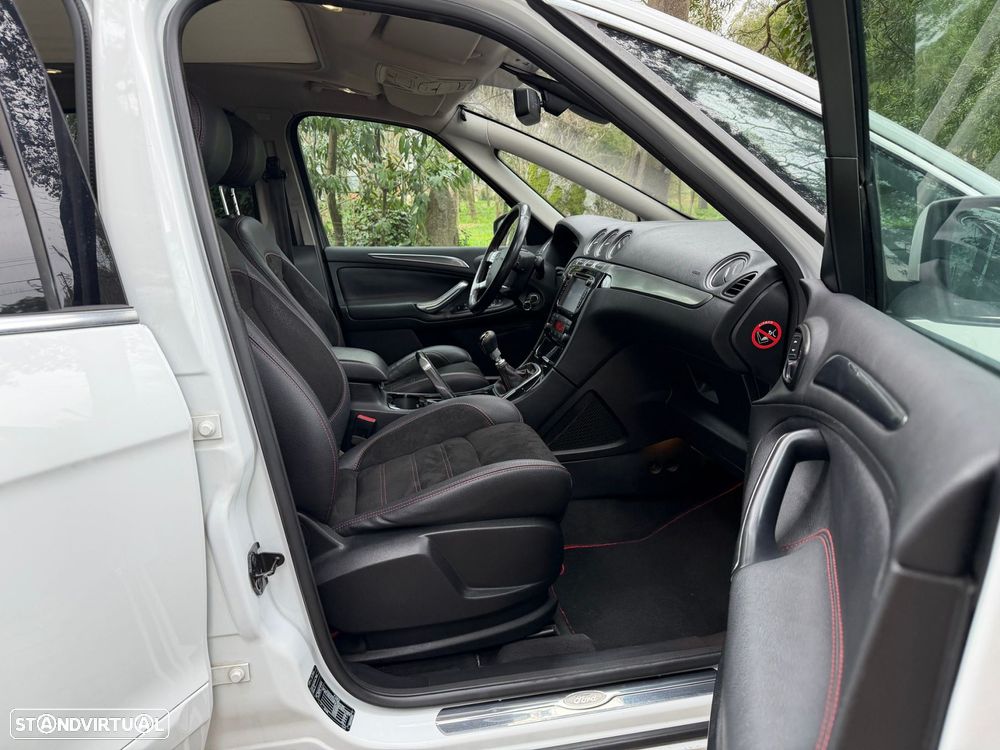 Ford S-Max 2.0 TDCi Titanium 7L - 24