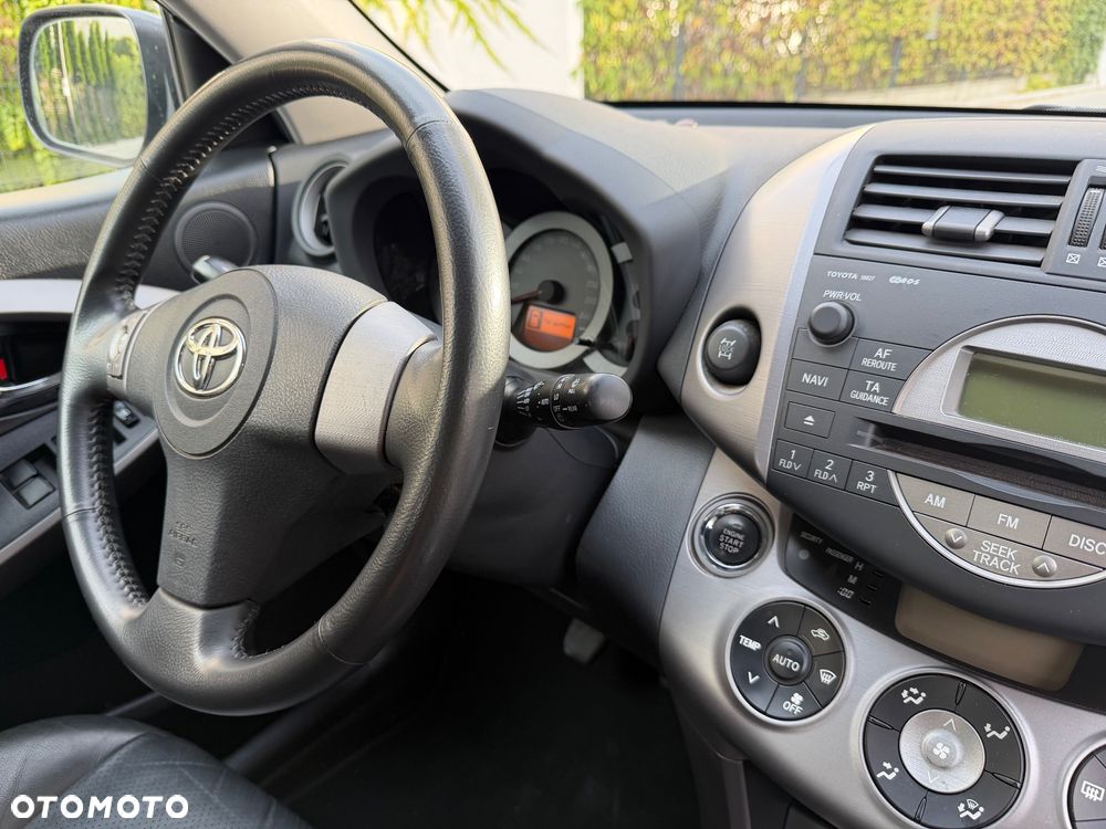 Toyota RAV4 - 18
