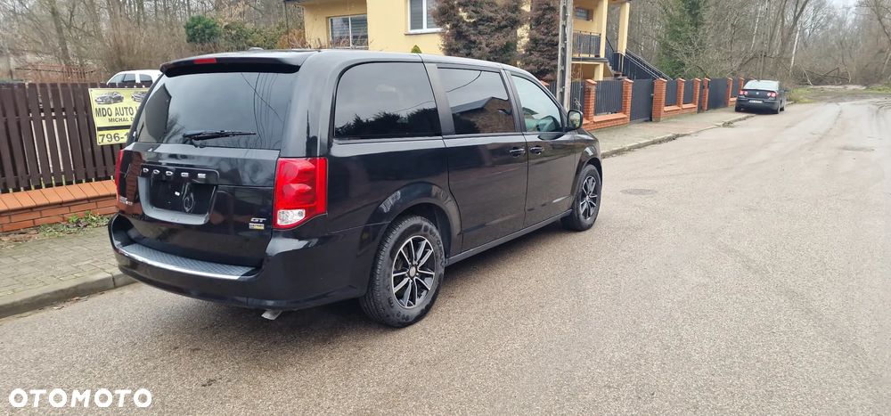 Dodge Grand Caravan - 5