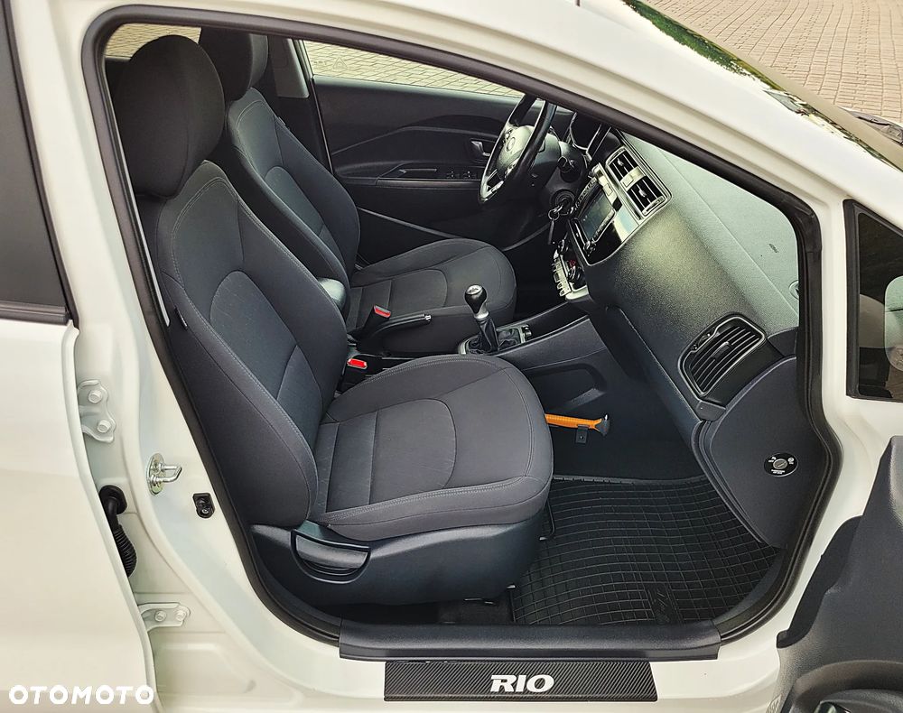 Kia Rio - 22