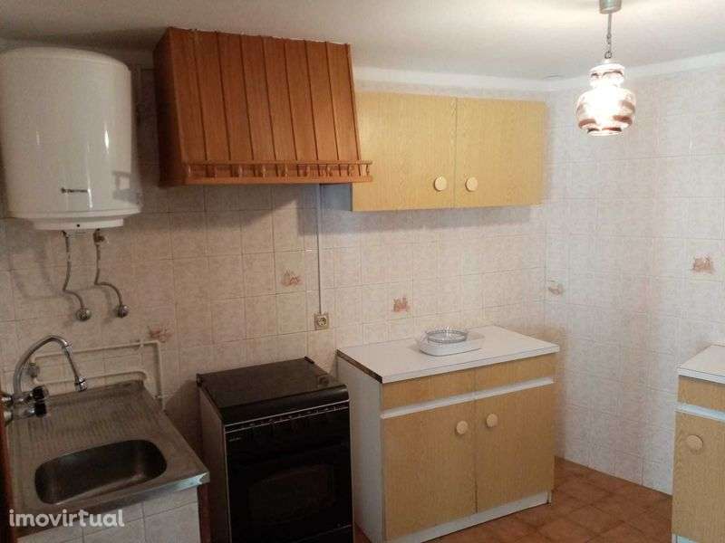 Moradia T1 para arrendamento - Grande imagem: 2/5