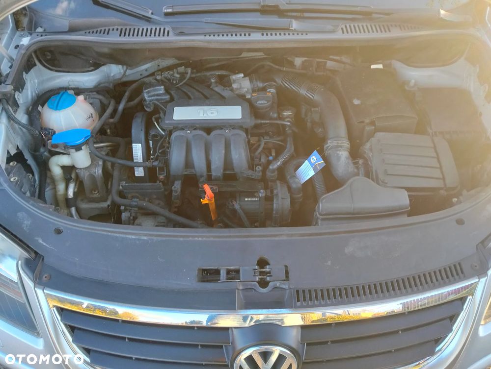 Volkswagen Touran 1.6 - 8