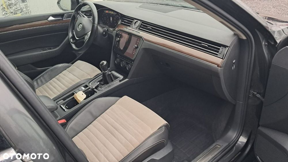 Volkswagen Passat - 9