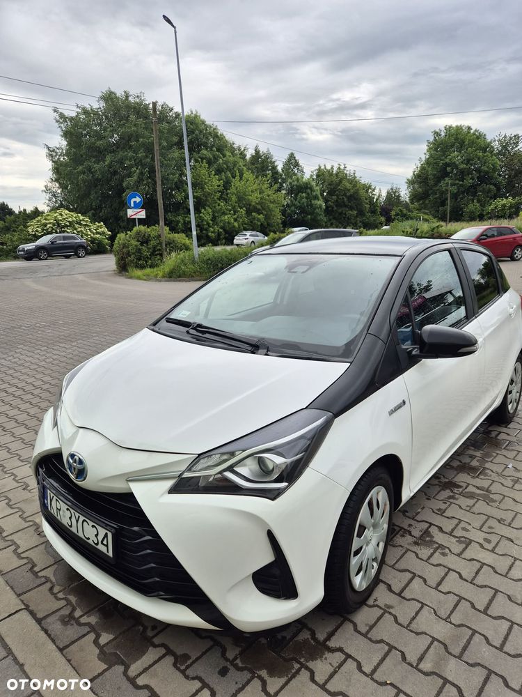 Toyota Yaris Hybrid 100 Active EU6 - 3