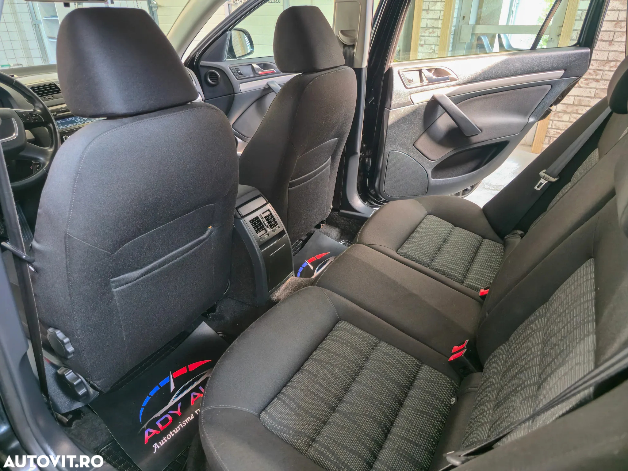 Skoda Octavia Combi 2.0 TDI DPF Ambient 4x4 - 11