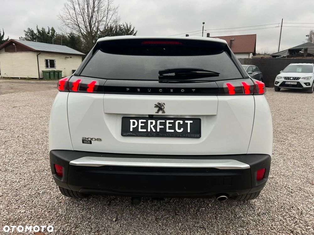 Peugeot 2008 1.5 BlueHDi Allure S&S EAT8 - 10