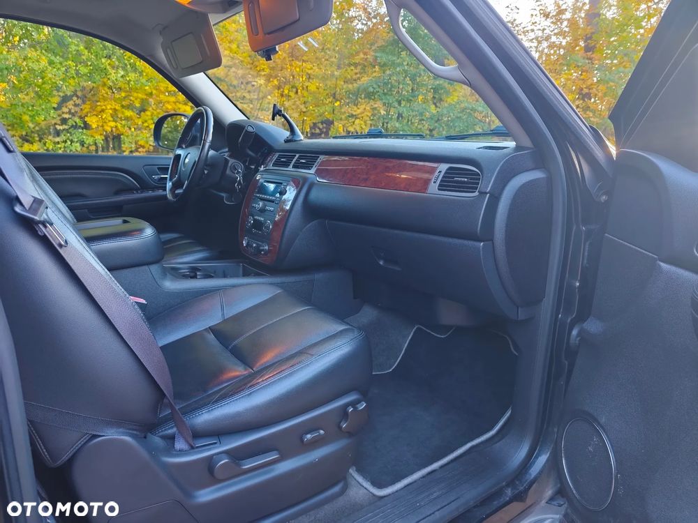 Chevrolet Tahoe - 22