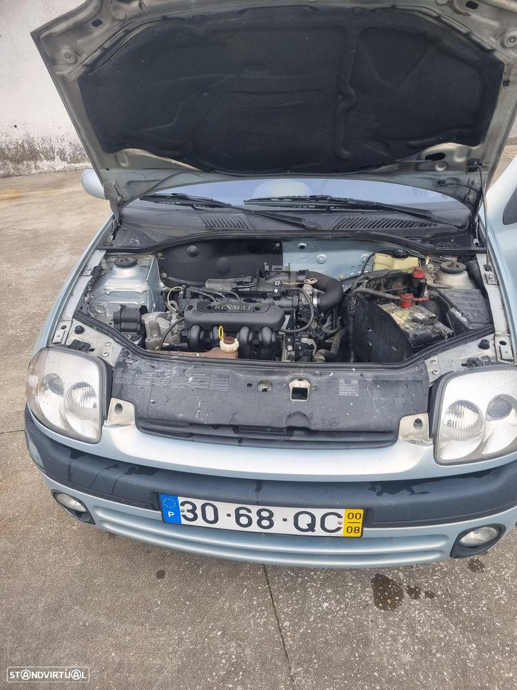 Renault Clio 1.2 RXE - 9