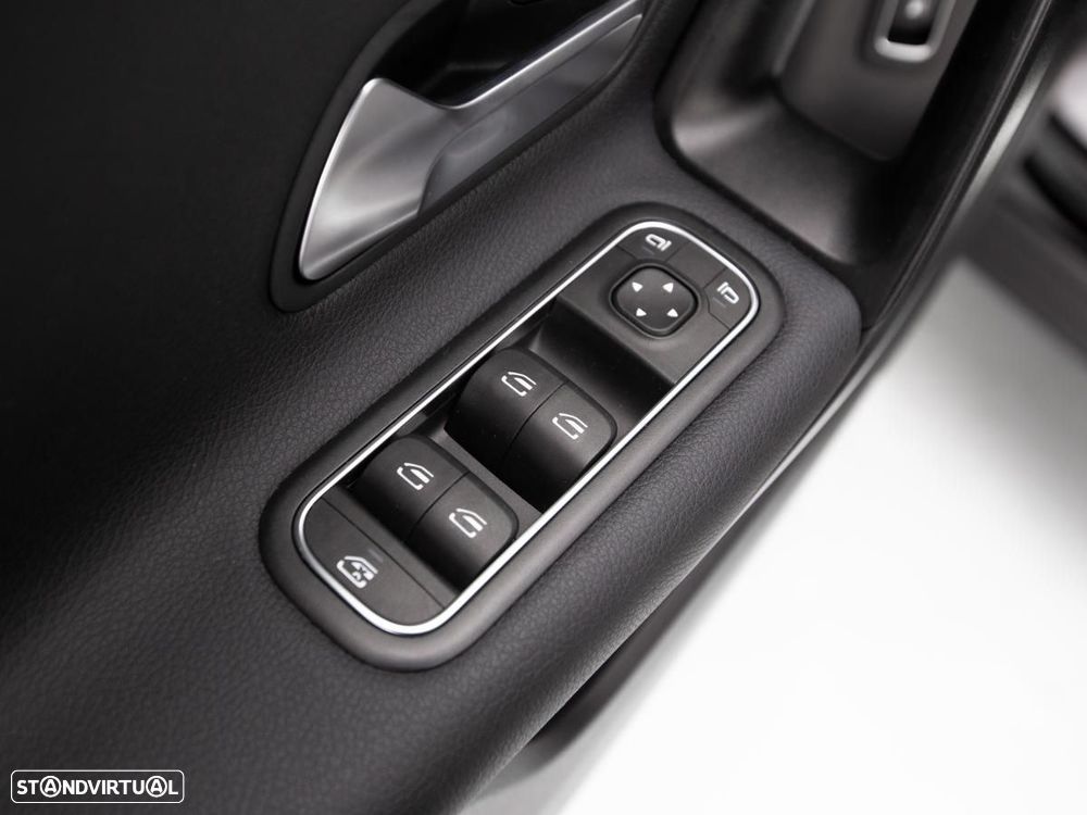 Mercedes-Benz A 250 e — fotografia 14