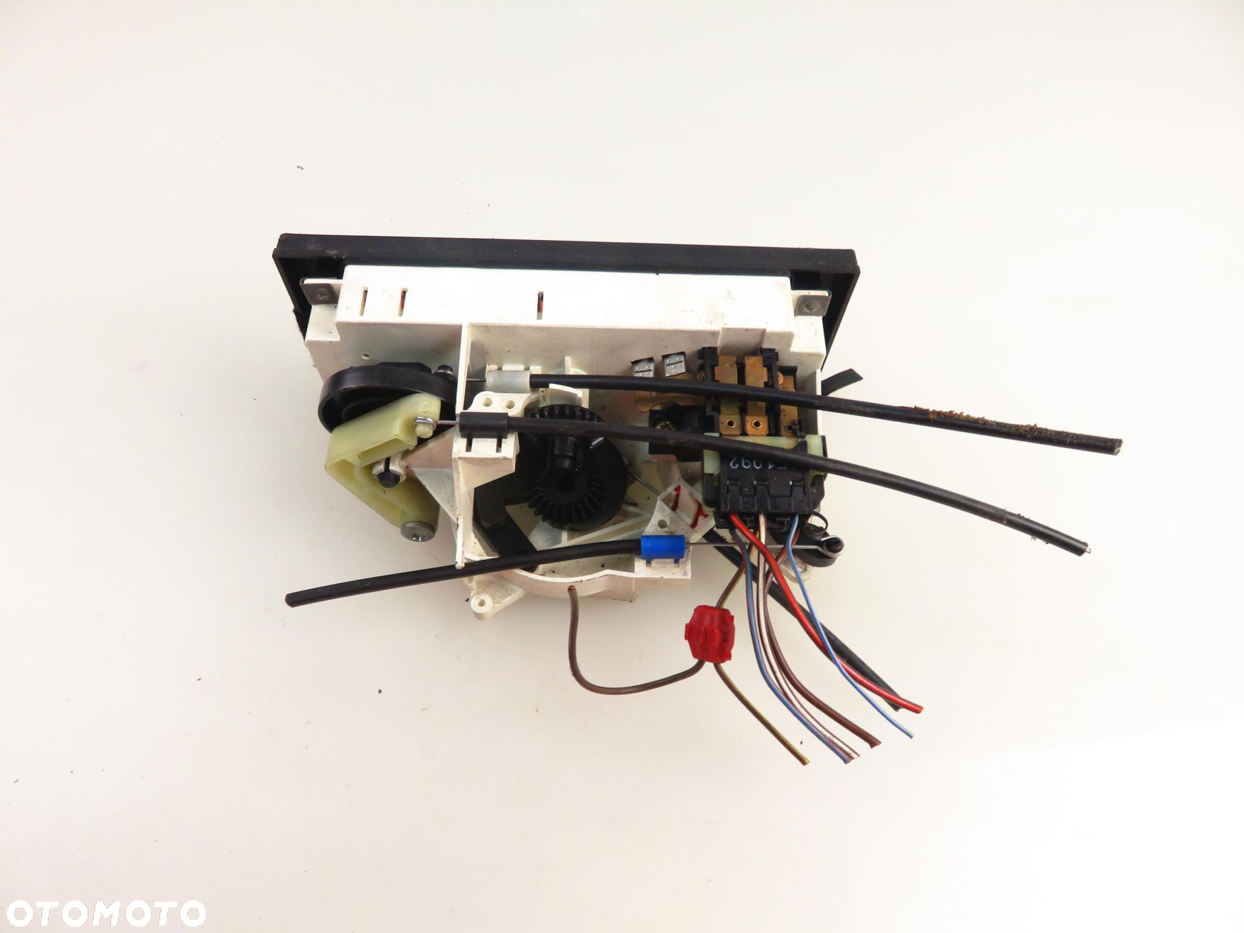 PANEL NAWIEWU Z AC AUDI 80 B4 8A1820073 - 7