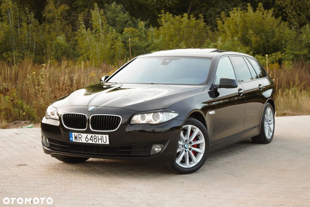 BMW Seria 5 528i Touring - 3