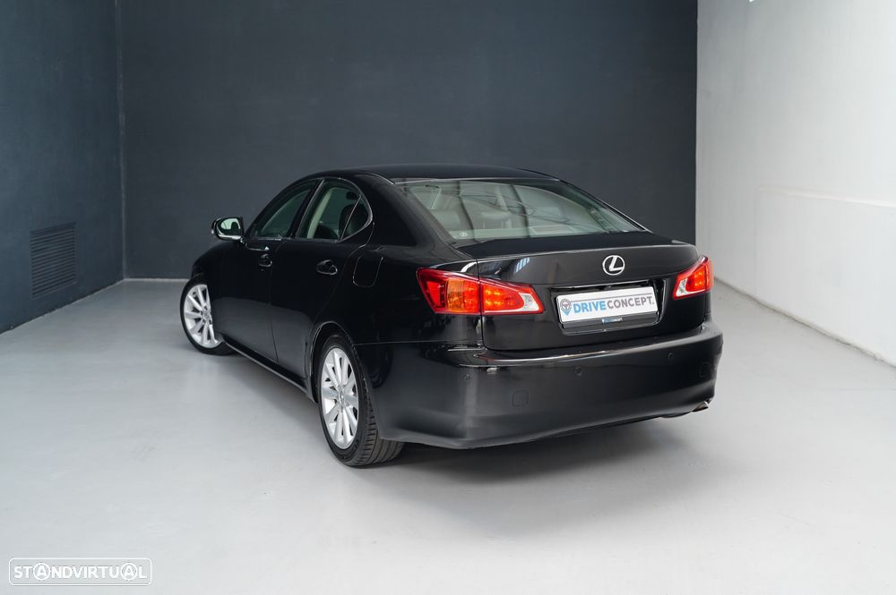 Lexus IS 220 d P.Executive 2G - 11