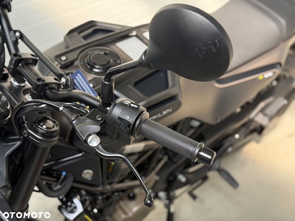 Husqvarna Svartpilen - 26