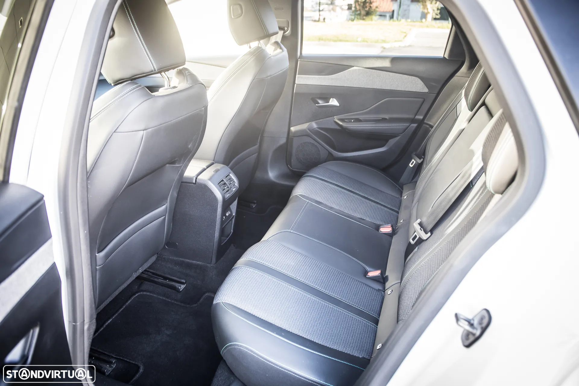 Peugeot 308 SW 1.6 Hybrid Allure Pack e-EAT8 - 15