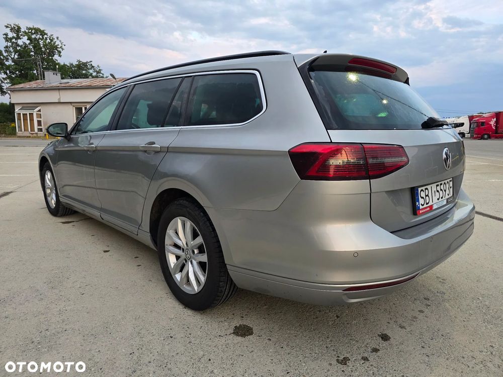 Volkswagen Passat 2.0 TDI SCR DSG Comfortline - 7