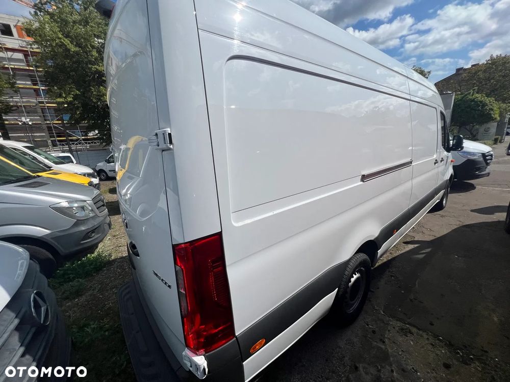 Mercedes-Benz Sprinter - 2