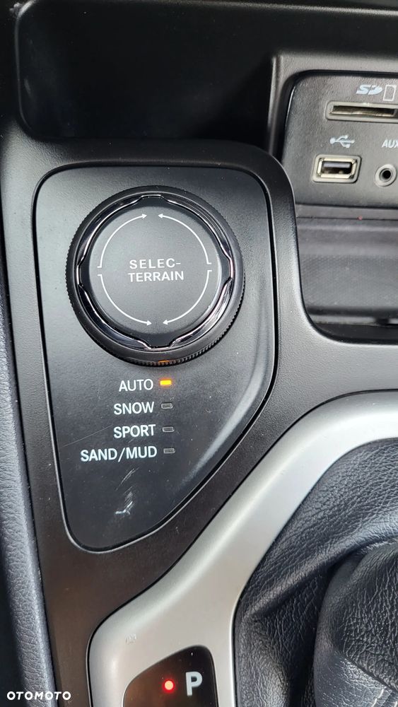 Jeep Cherokee 2014 photo 4