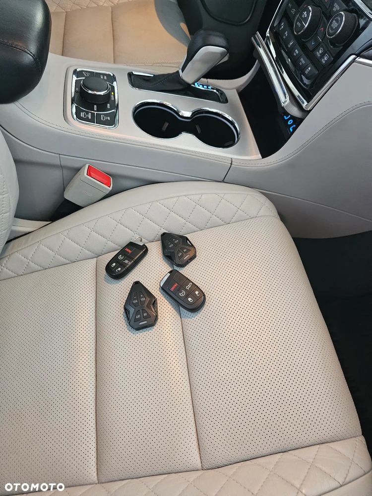 Jeep Grand Cherokee 5.7 V8 Summit - 19