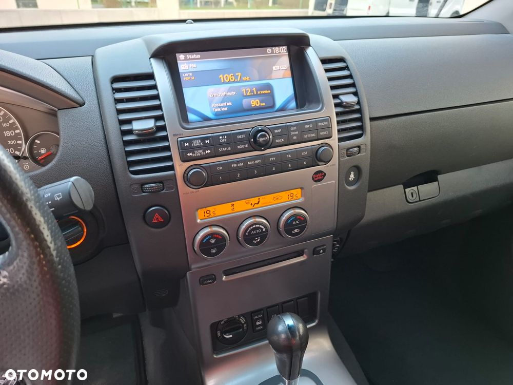 Nissan Pathfinder 2.5 DCi LE - 10