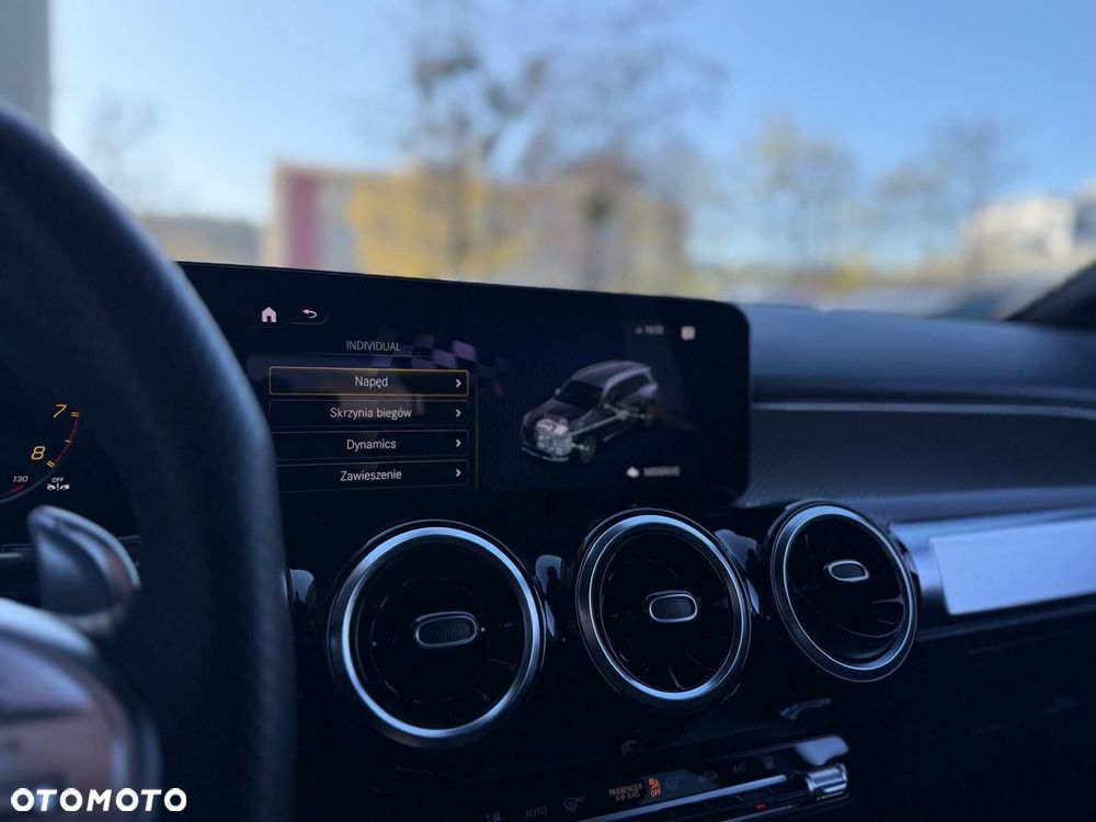 Mercedes-Benz GLB AMG 35 mHEV 4-Matic 8G-DCT - 24