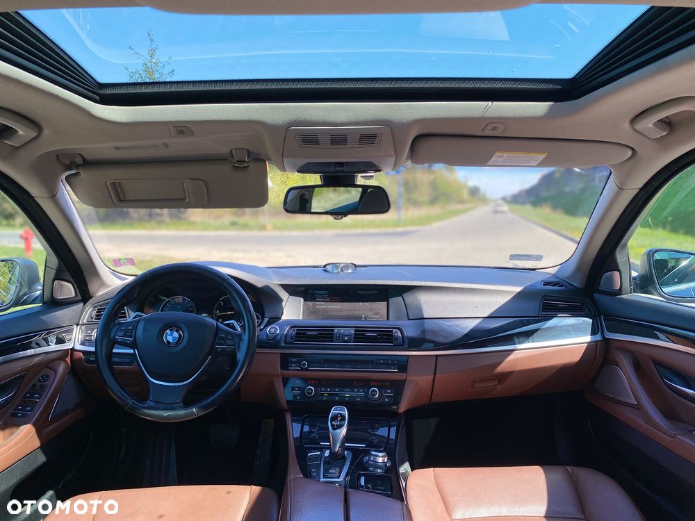BMW Seria 5 525d xDrive - 21