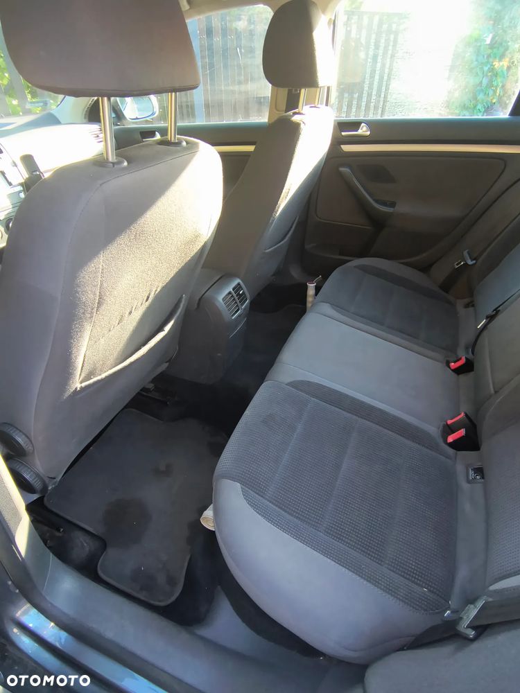 Volkswagen Jetta 1.9 TDI Comfortline - 11