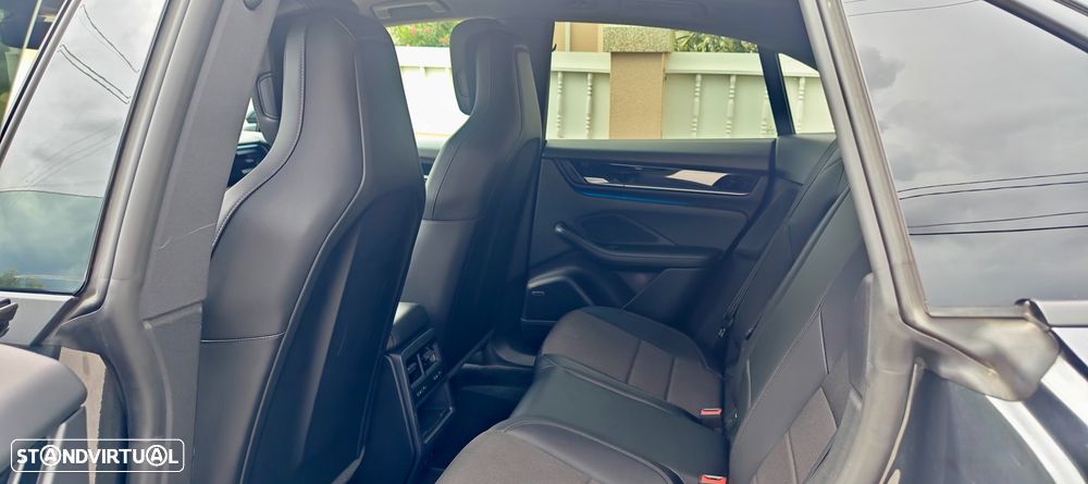 Porsche Macan Electric 4 - 13