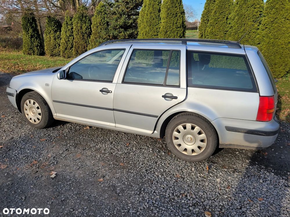 Volkswagen Golf Variant - 1