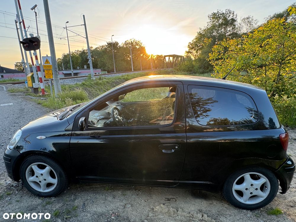Toyota Yaris - 4