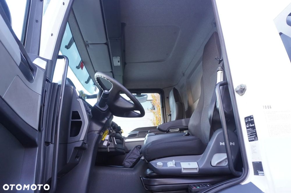 MAN TGM 26.340 E6 / Beczka asenizacyjna Rivard 11,8 m3 / 110 tys. km / oś skrętna - 22