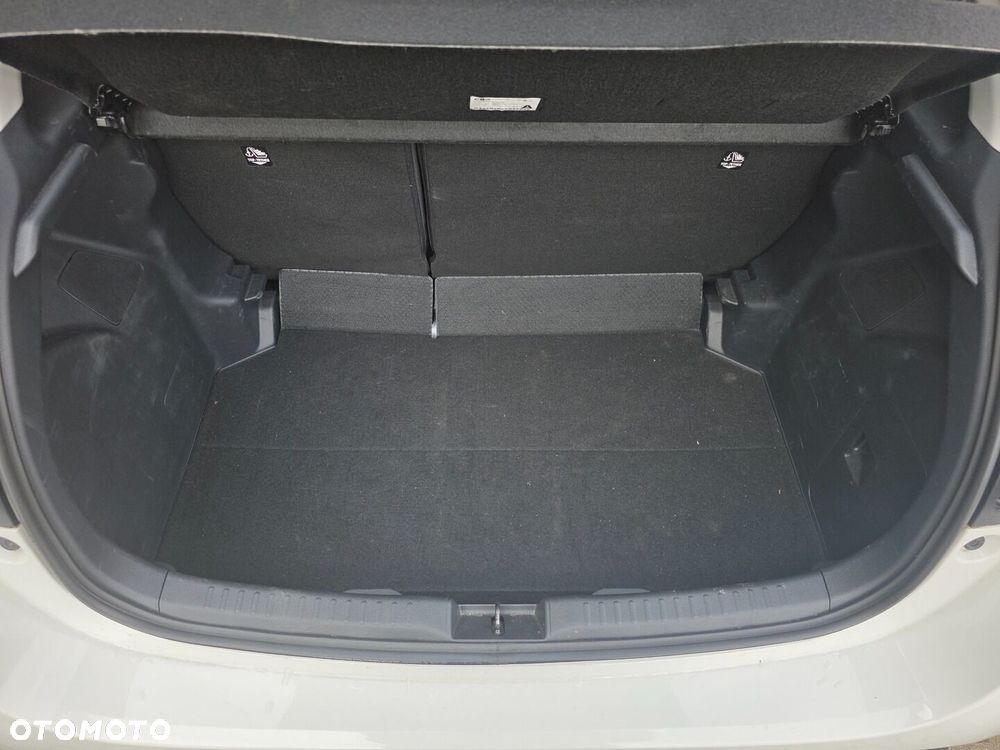 Toyota Yaris - 7