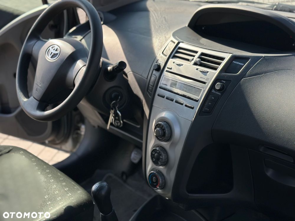 Toyota Yaris 1.0 Luna A/C - 8