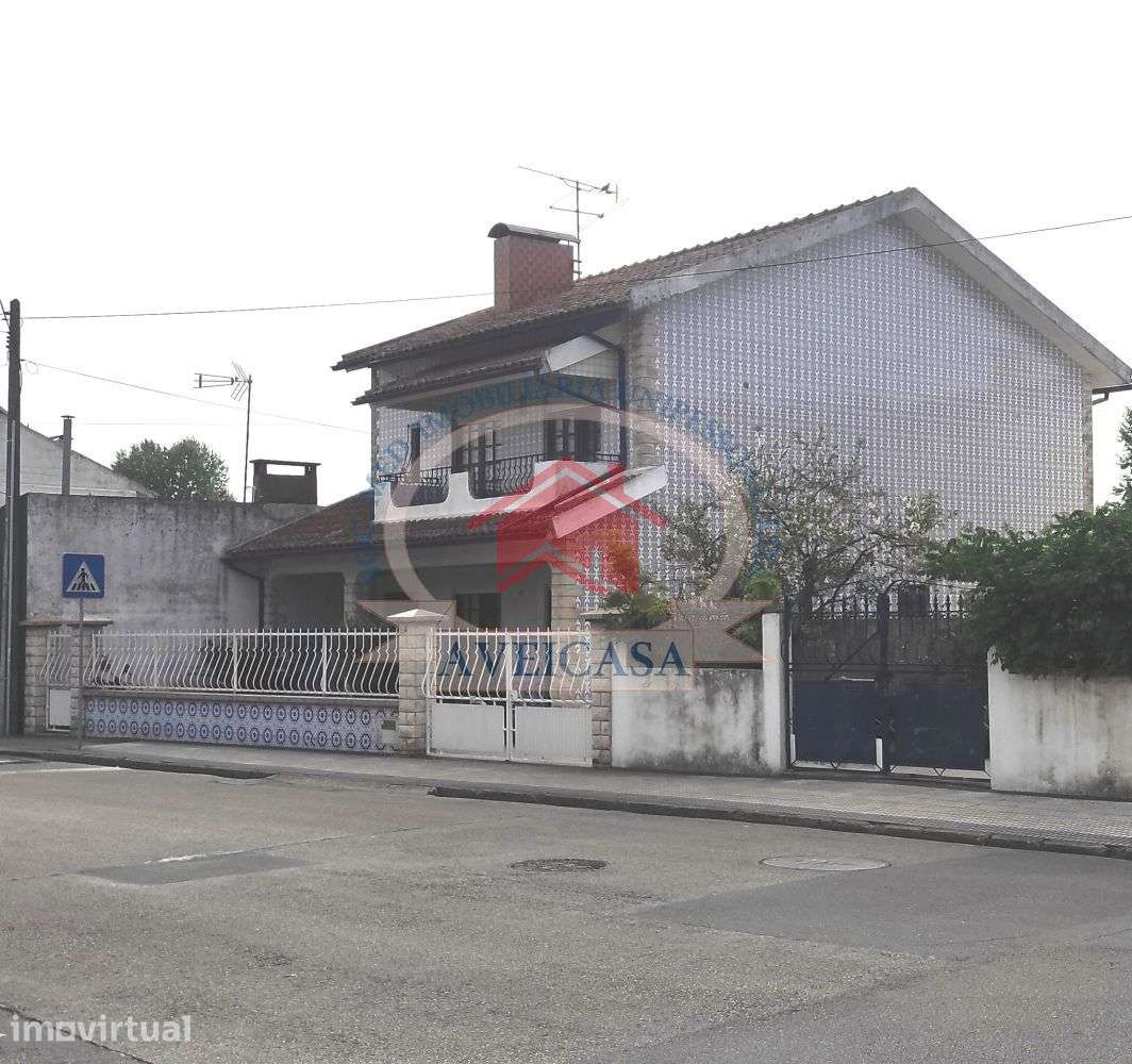 MORADIA NO CORAÇÃO DA CIDADE DE ÍLHAVO - Grande imagem: 2/18