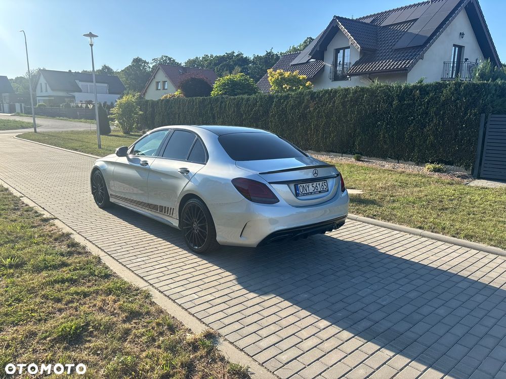 Mercedes-Benz Klasa C 300 9G-TRONIC - 16