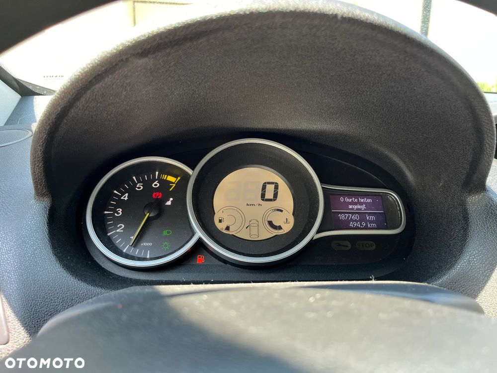 Renault Megane 1.6 16V 100 Expression - 11