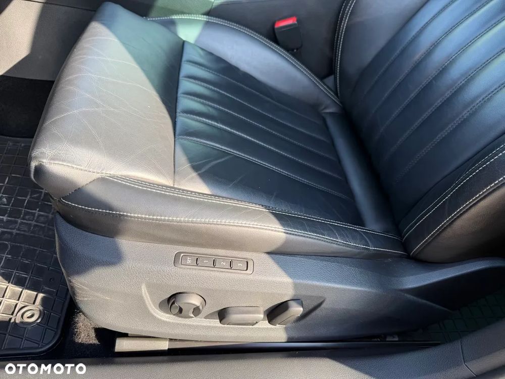 Skoda Superb 2.0 TDI SCR Style DSG - 30