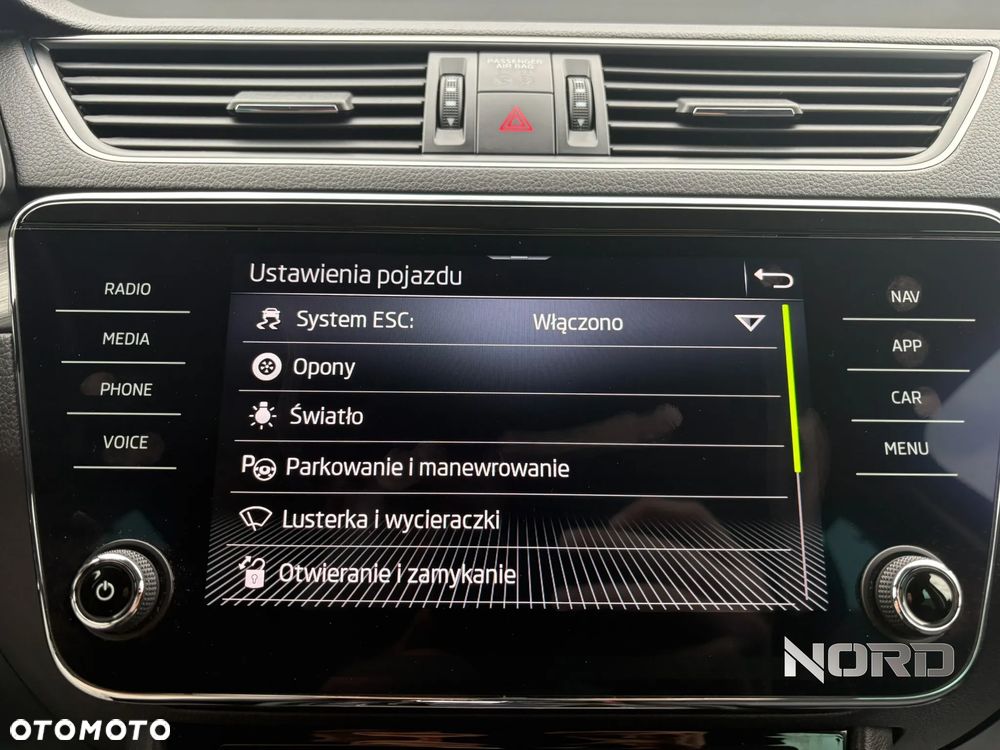 Skoda Superb 2.0 TSI DSG Style - 32